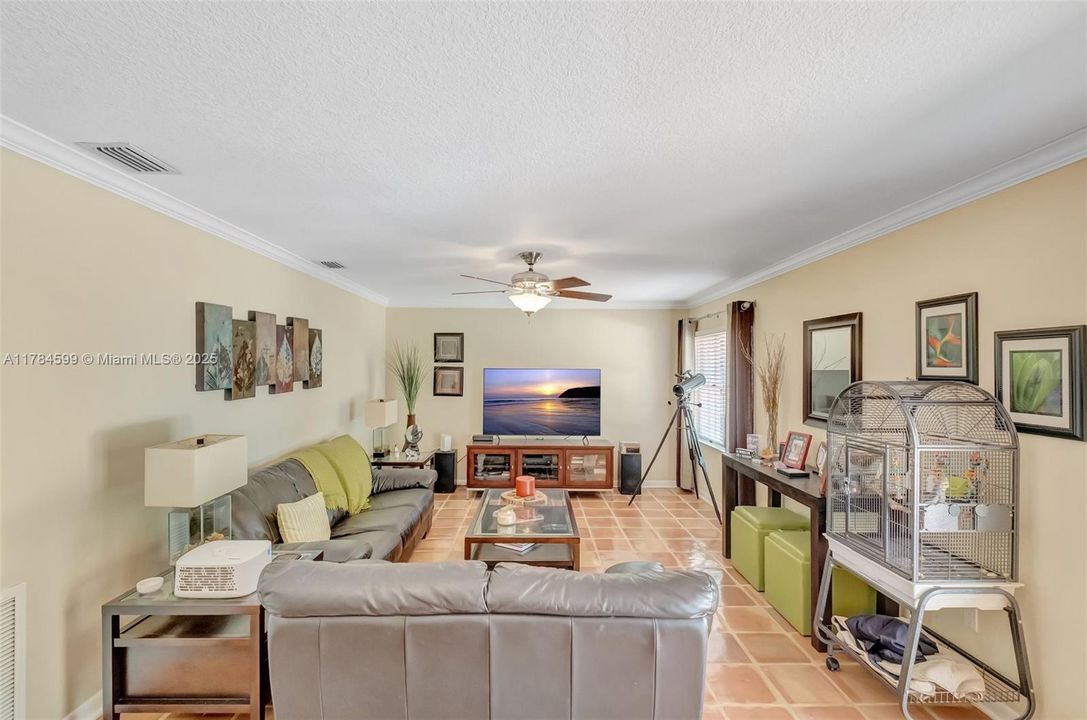 Recently Sold: $824,900 (4 beds, 2 baths, 2239 Square Feet)