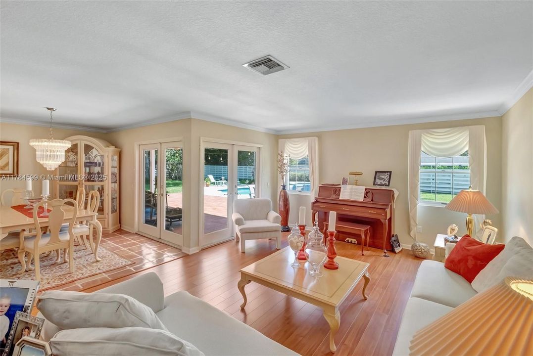 Recently Sold: $824,900 (4 beds, 2 baths, 2239 Square Feet)