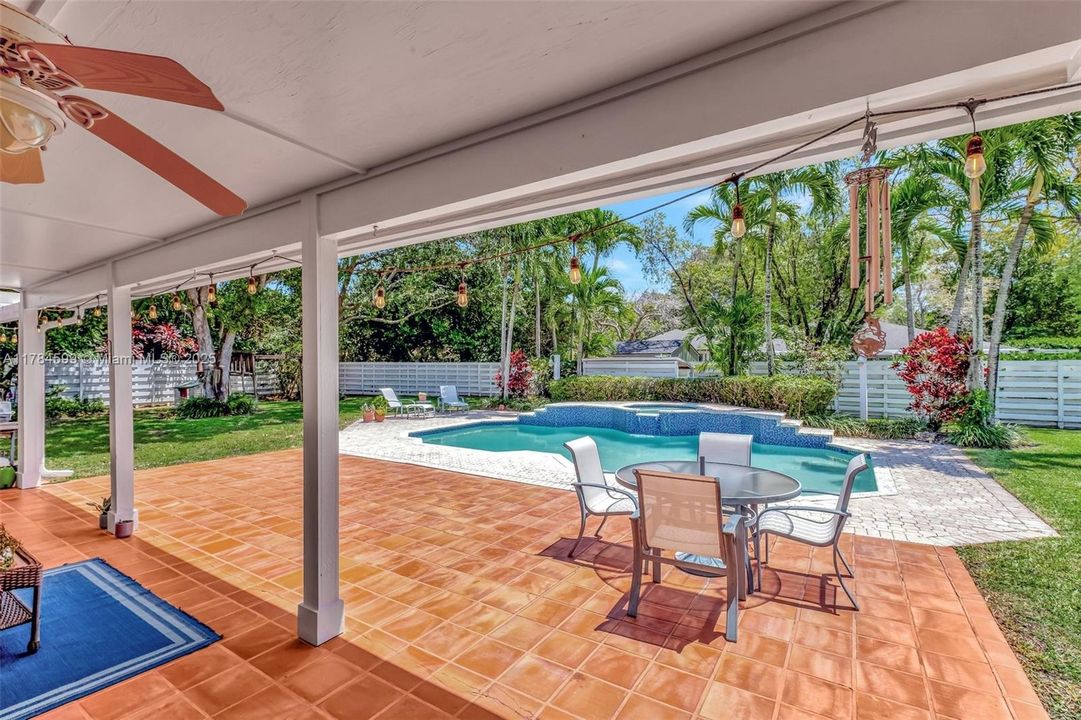 Recently Sold: $824,900 (4 beds, 2 baths, 2239 Square Feet)