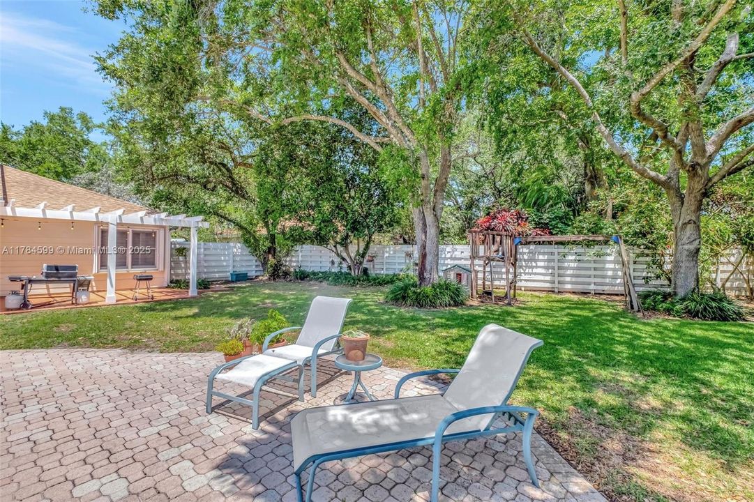 Recently Sold: $824,900 (4 beds, 2 baths, 2239 Square Feet)