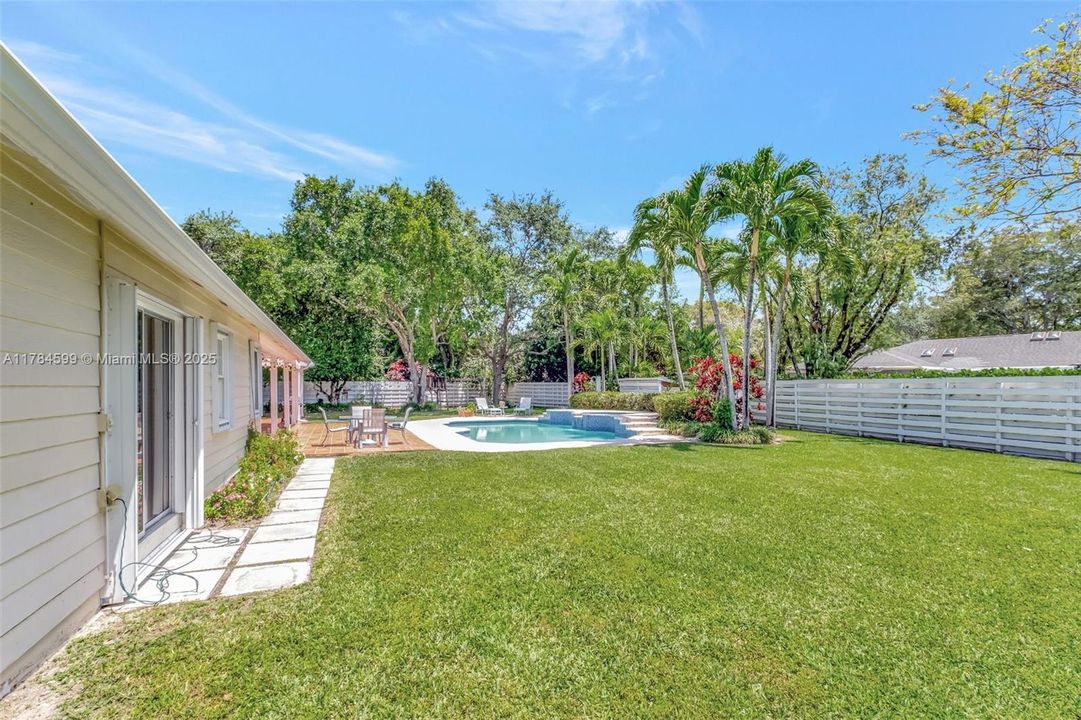 Recently Sold: $824,900 (4 beds, 2 baths, 2239 Square Feet)