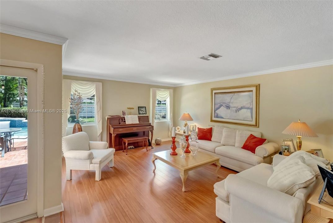 Recently Sold: $824,900 (4 beds, 2 baths, 2239 Square Feet)