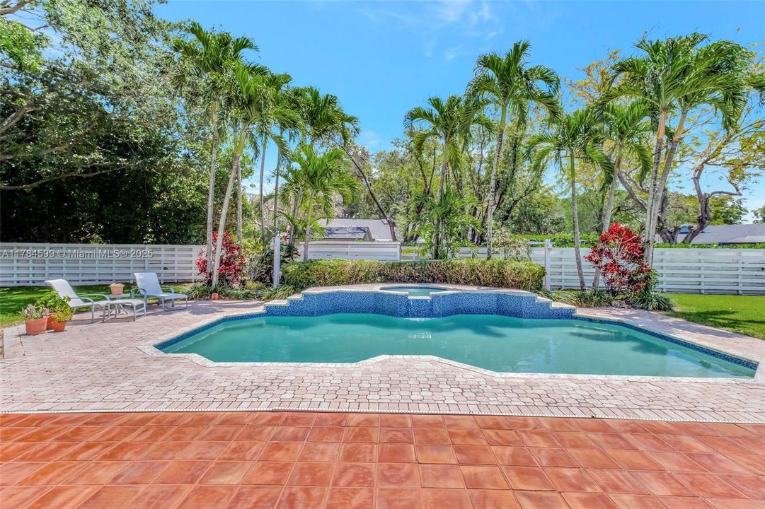 Recently Sold: $824,900 (4 beds, 2 baths, 2239 Square Feet)