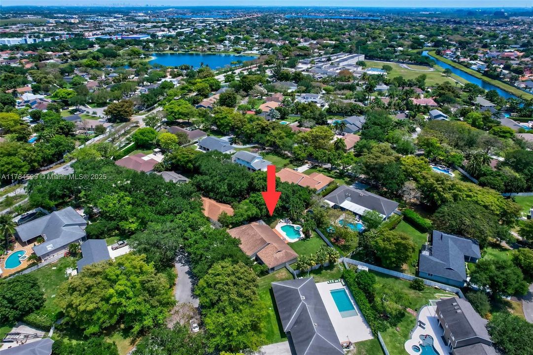 Recently Sold: $824,900 (4 beds, 2 baths, 2239 Square Feet)