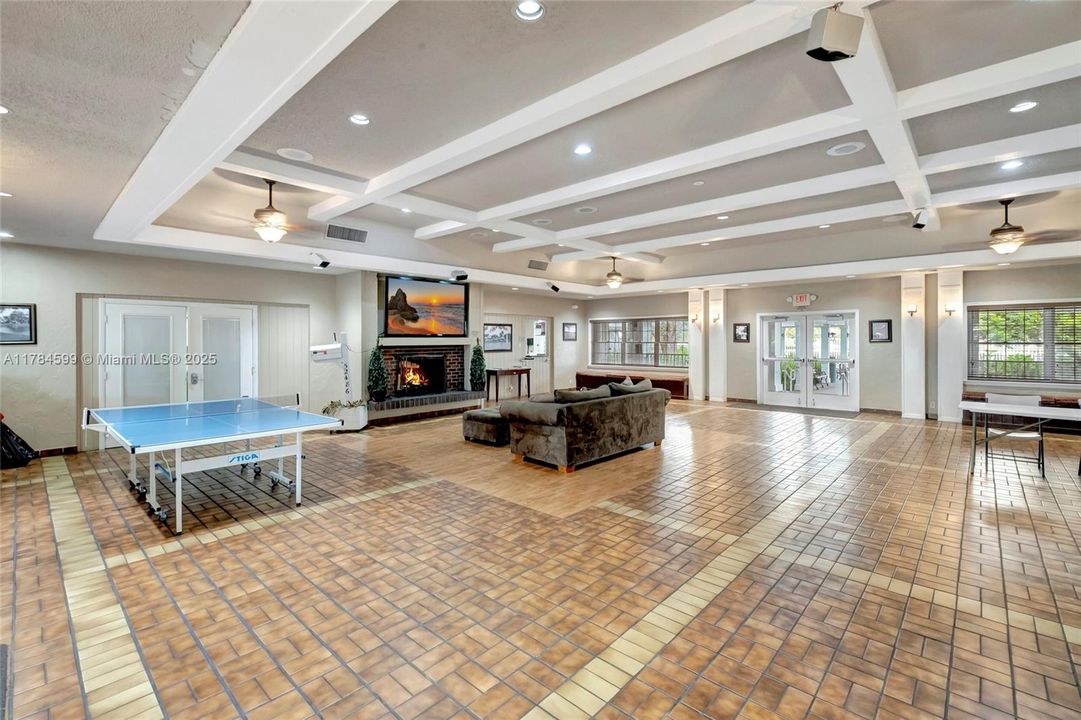 Recently Sold: $824,900 (4 beds, 2 baths, 2239 Square Feet)