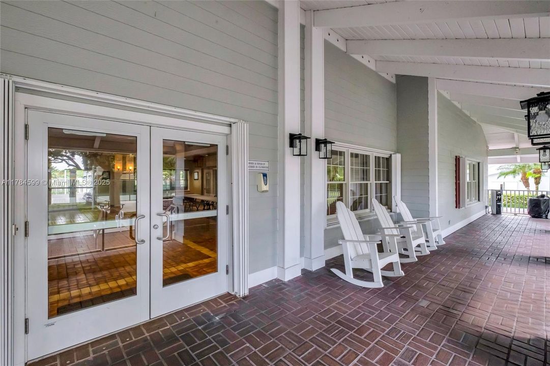 Recently Sold: $824,900 (4 beds, 2 baths, 2239 Square Feet)