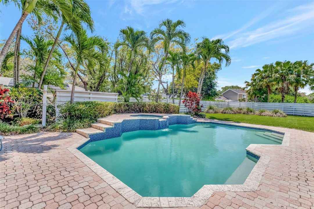 Recently Sold: $824,900 (4 beds, 2 baths, 2239 Square Feet)