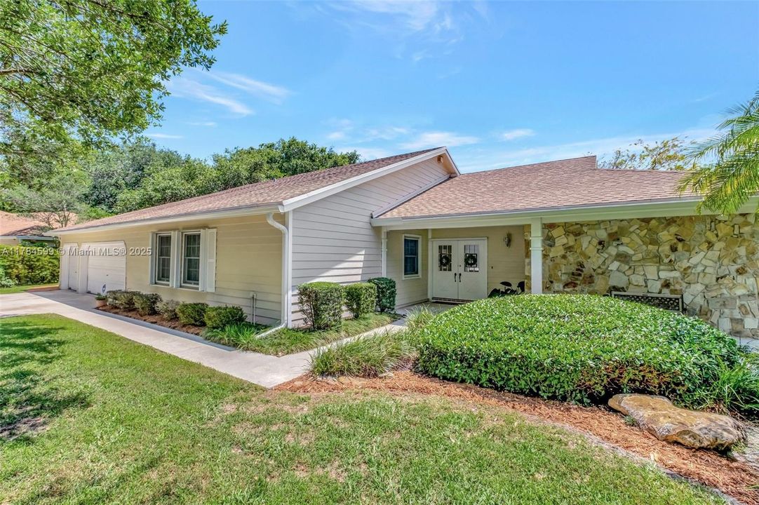 Recently Sold: $824,900 (4 beds, 2 baths, 2239 Square Feet)