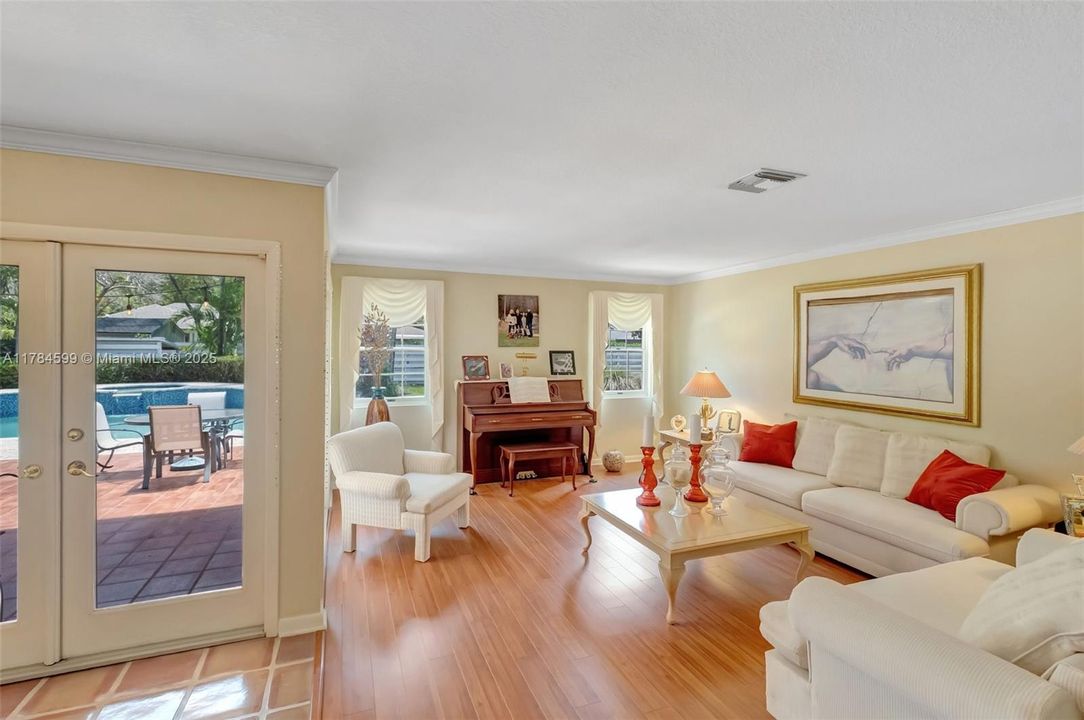 Recently Sold: $824,900 (4 beds, 2 baths, 2239 Square Feet)