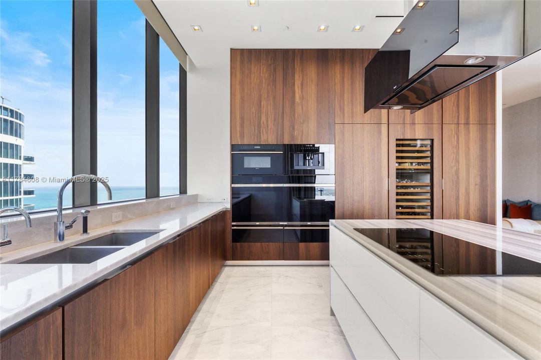 For Sale: $3,735,000 (2 beds, 2 baths, 2042 Square Feet)