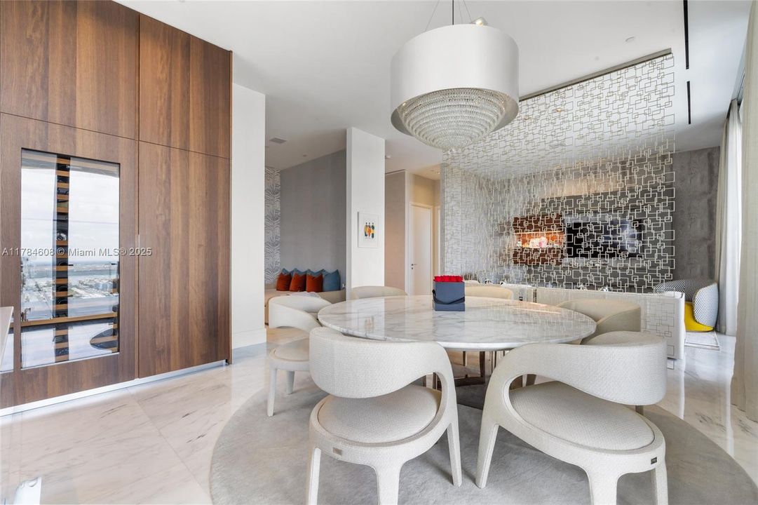 For Sale: $3,735,000 (2 beds, 2 baths, 2042 Square Feet)