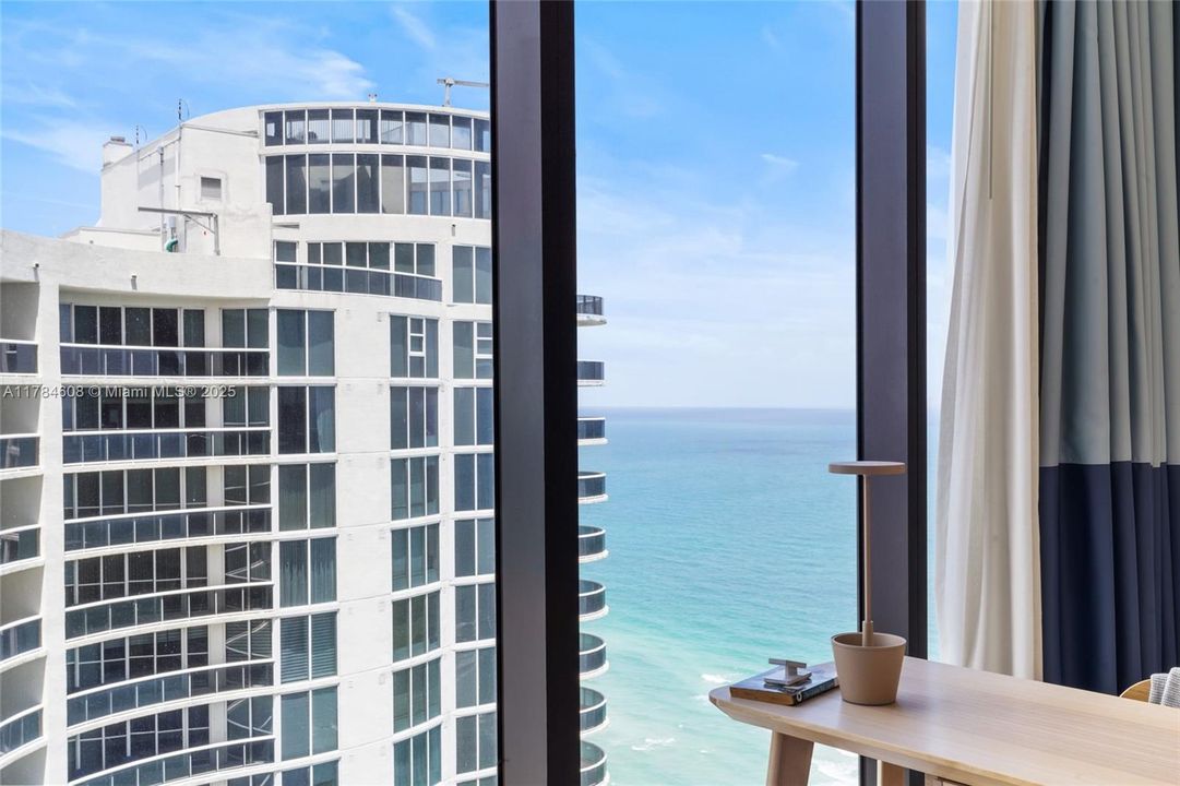 For Sale: $3,735,000 (2 beds, 2 baths, 2042 Square Feet)