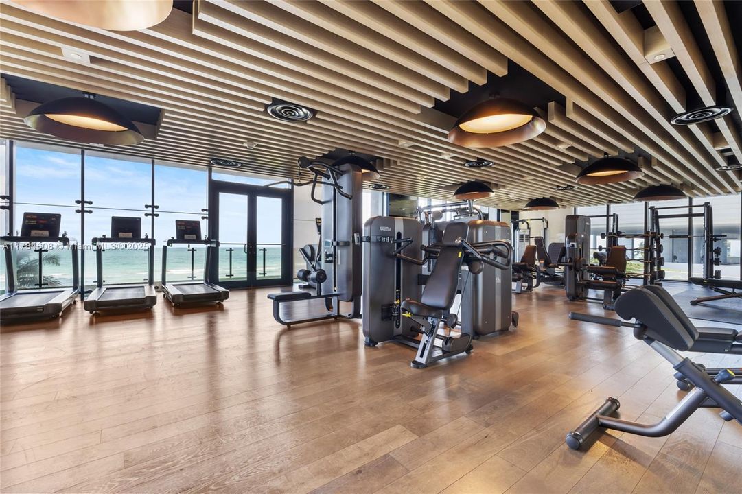 For Sale: $3,735,000 (2 beds, 2 baths, 2042 Square Feet)