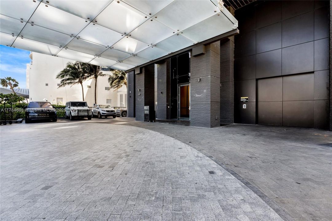 For Sale: $3,735,000 (2 beds, 2 baths, 2042 Square Feet)