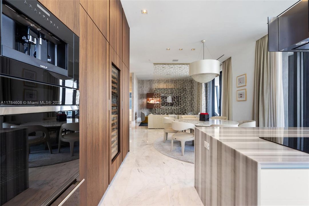 For Sale: $3,735,000 (2 beds, 2 baths, 2042 Square Feet)