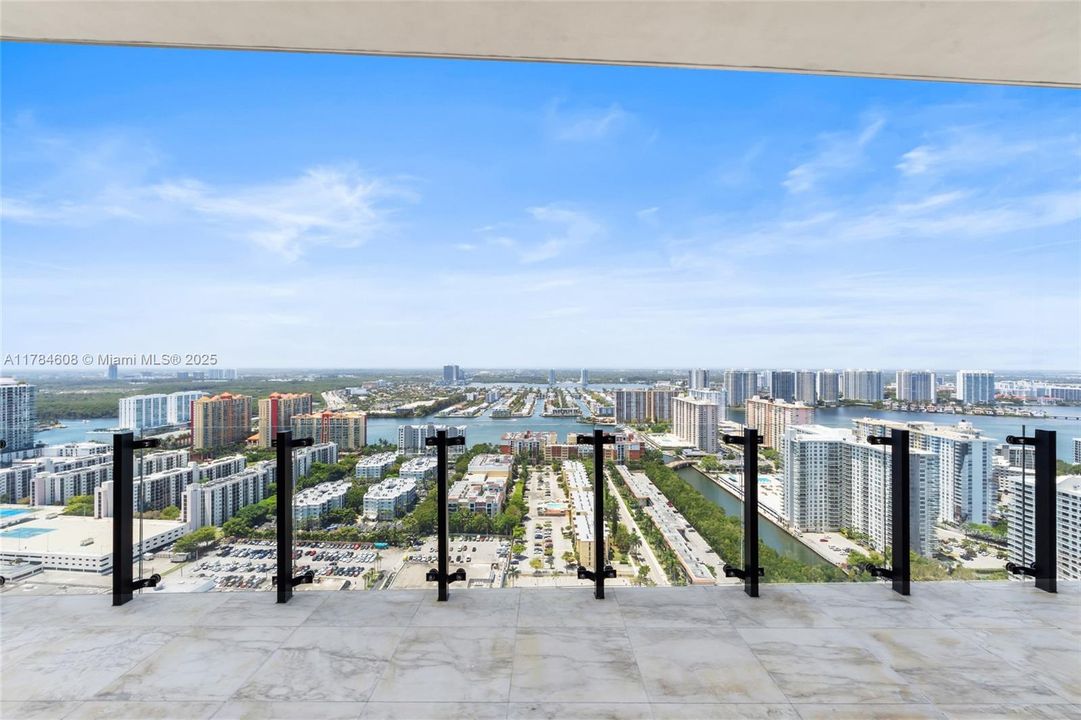 For Sale: $3,735,000 (2 beds, 2 baths, 2042 Square Feet)