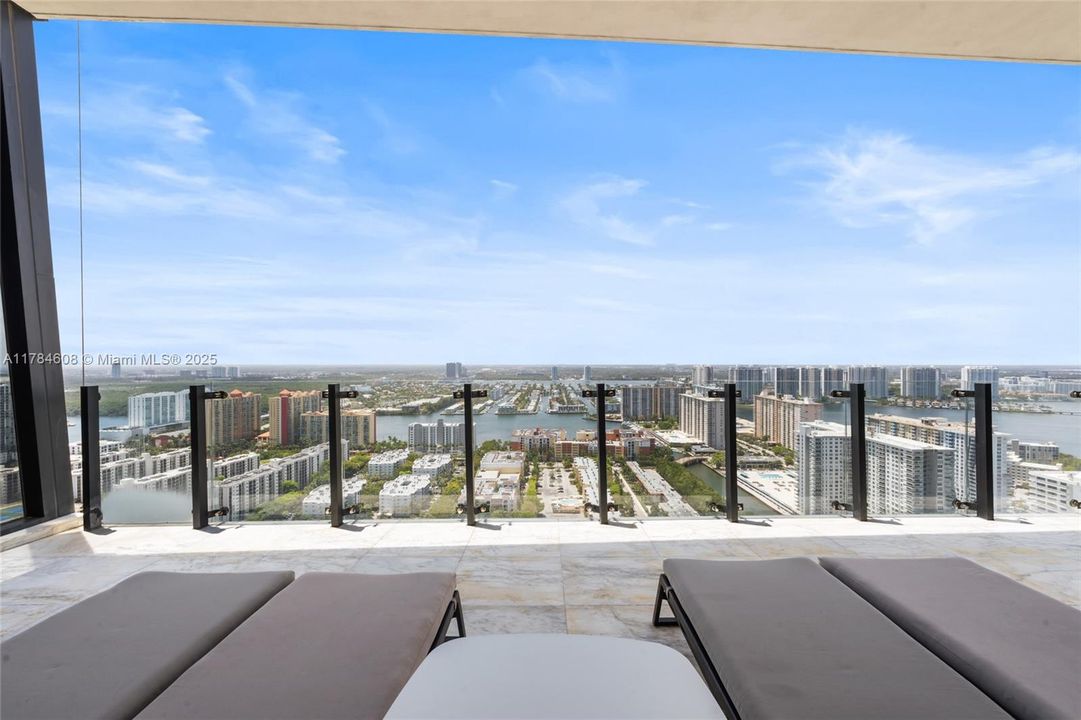 For Sale: $3,735,000 (2 beds, 2 baths, 2042 Square Feet)