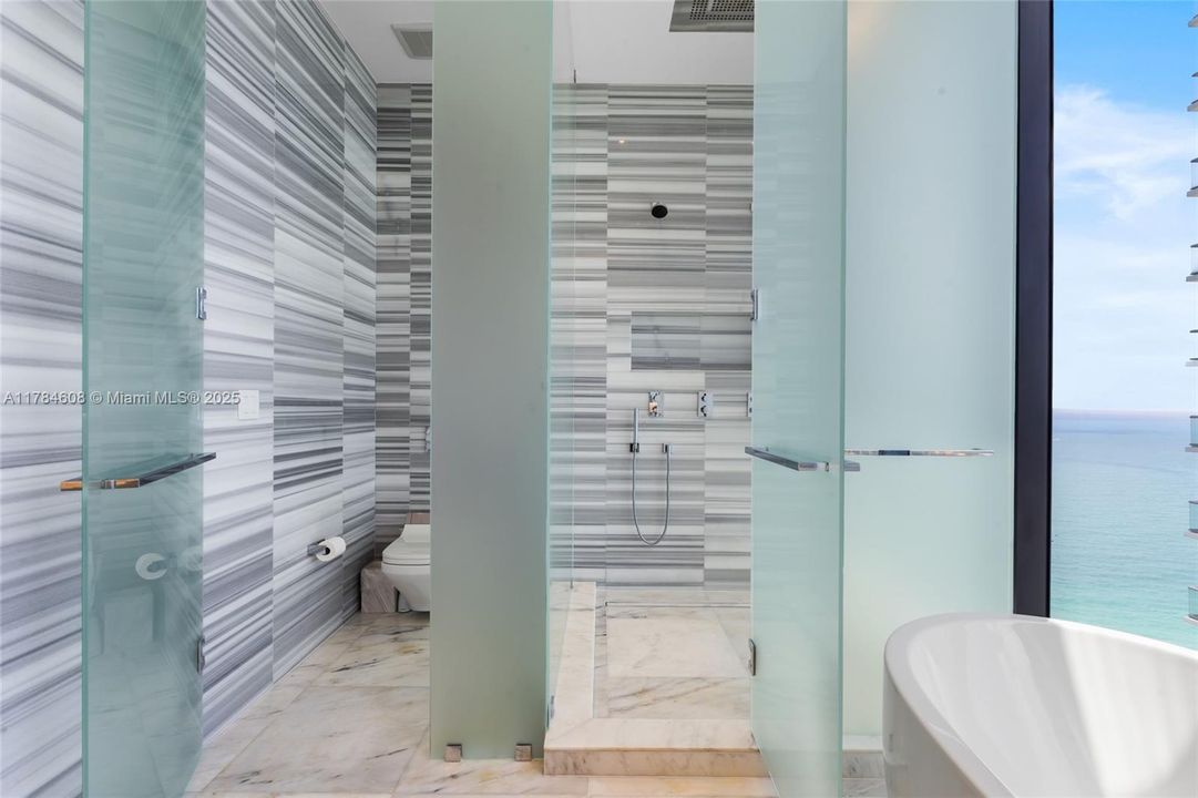 For Sale: $3,735,000 (2 beds, 2 baths, 2042 Square Feet)