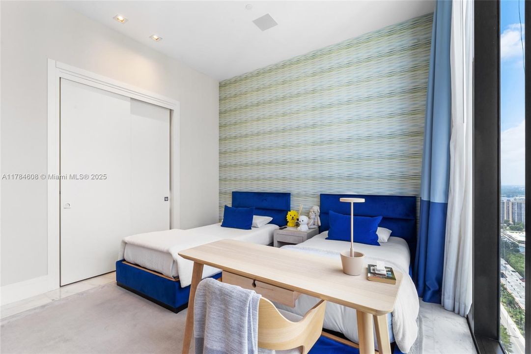 For Sale: $3,735,000 (2 beds, 2 baths, 2042 Square Feet)