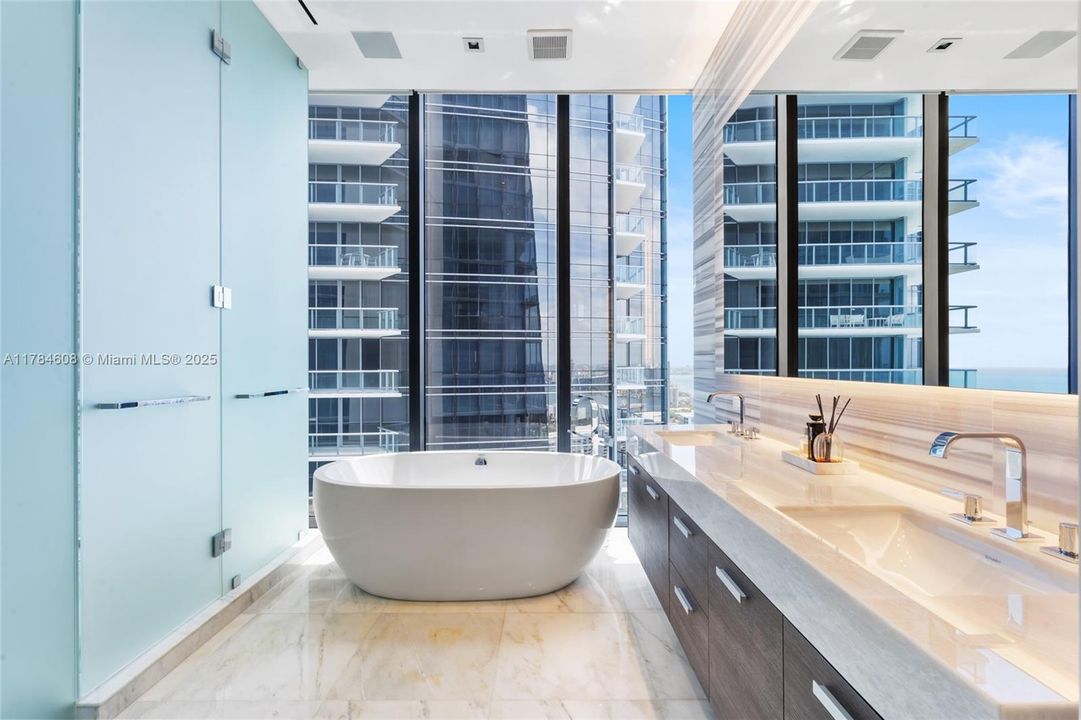 For Sale: $3,735,000 (2 beds, 2 baths, 2042 Square Feet)