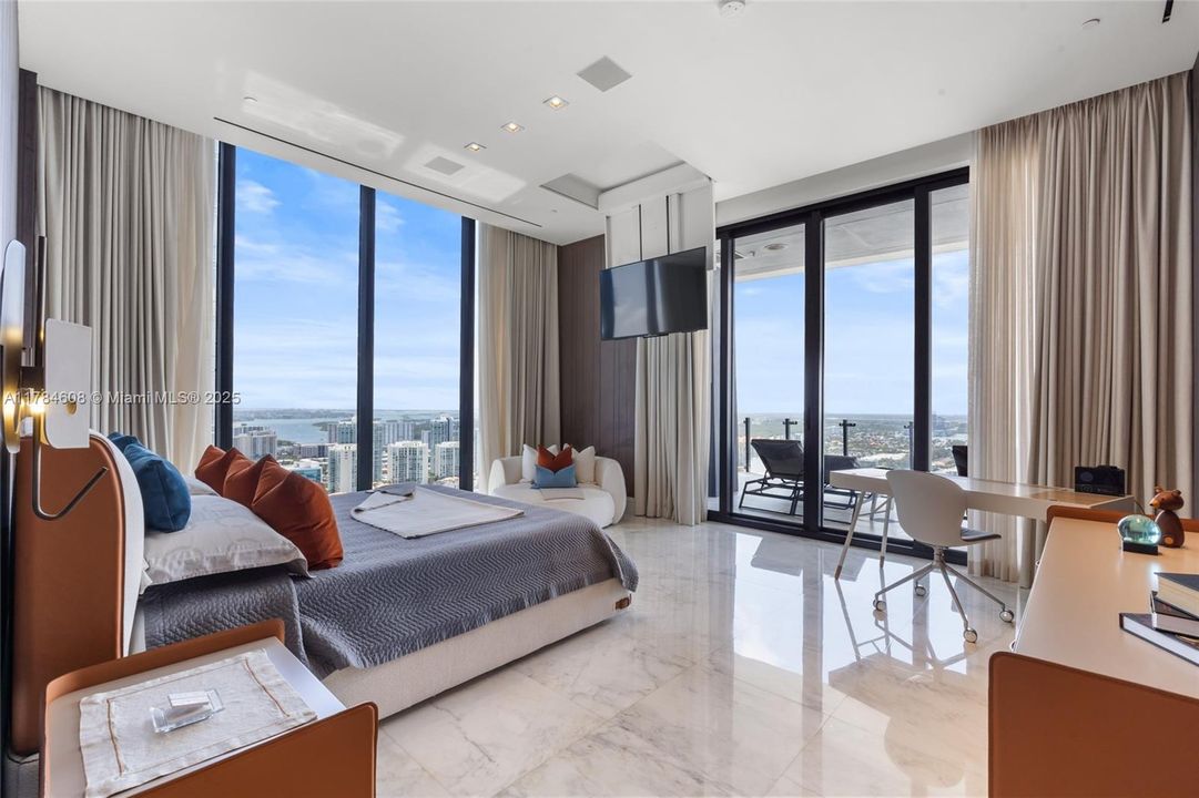 For Sale: $3,735,000 (2 beds, 2 baths, 2042 Square Feet)