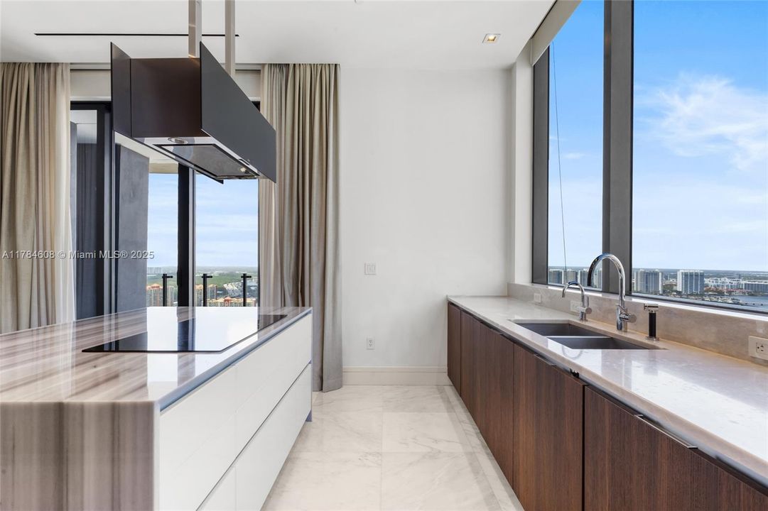 For Sale: $3,735,000 (2 beds, 2 baths, 2042 Square Feet)