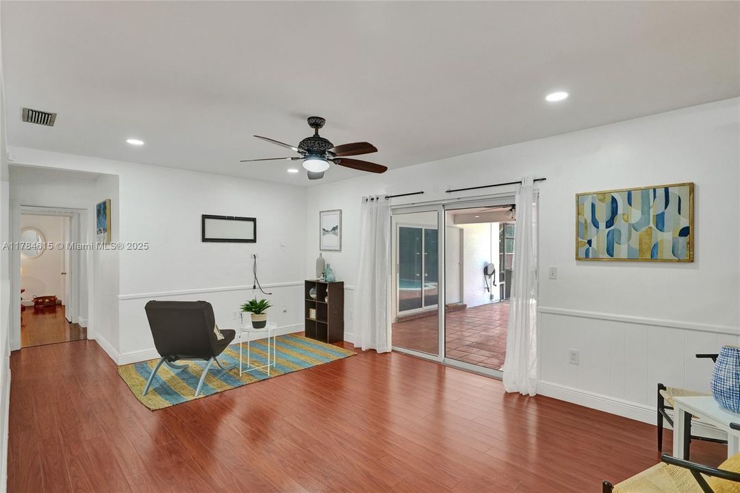 待售: $1,499,999 (4 贝兹, 2 浴室, 2421 平方英尺)