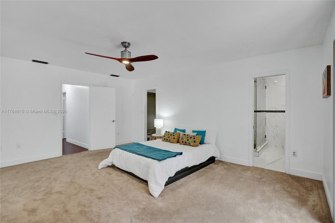 待售: $1,499,999 (4 贝兹, 2 浴室, 2421 平方英尺)