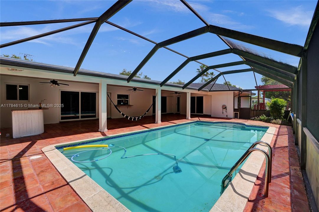 待售: $1,499,999 (4 贝兹, 2 浴室, 2421 平方英尺)