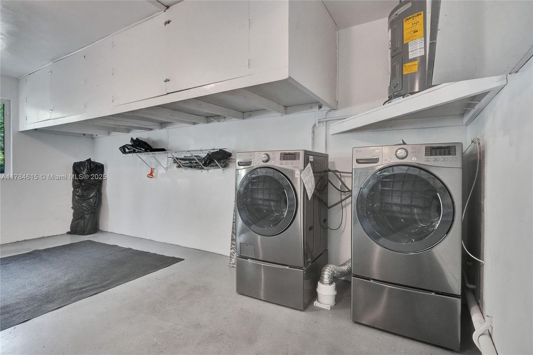 待售: $1,499,999 (4 贝兹, 2 浴室, 2421 平方英尺)