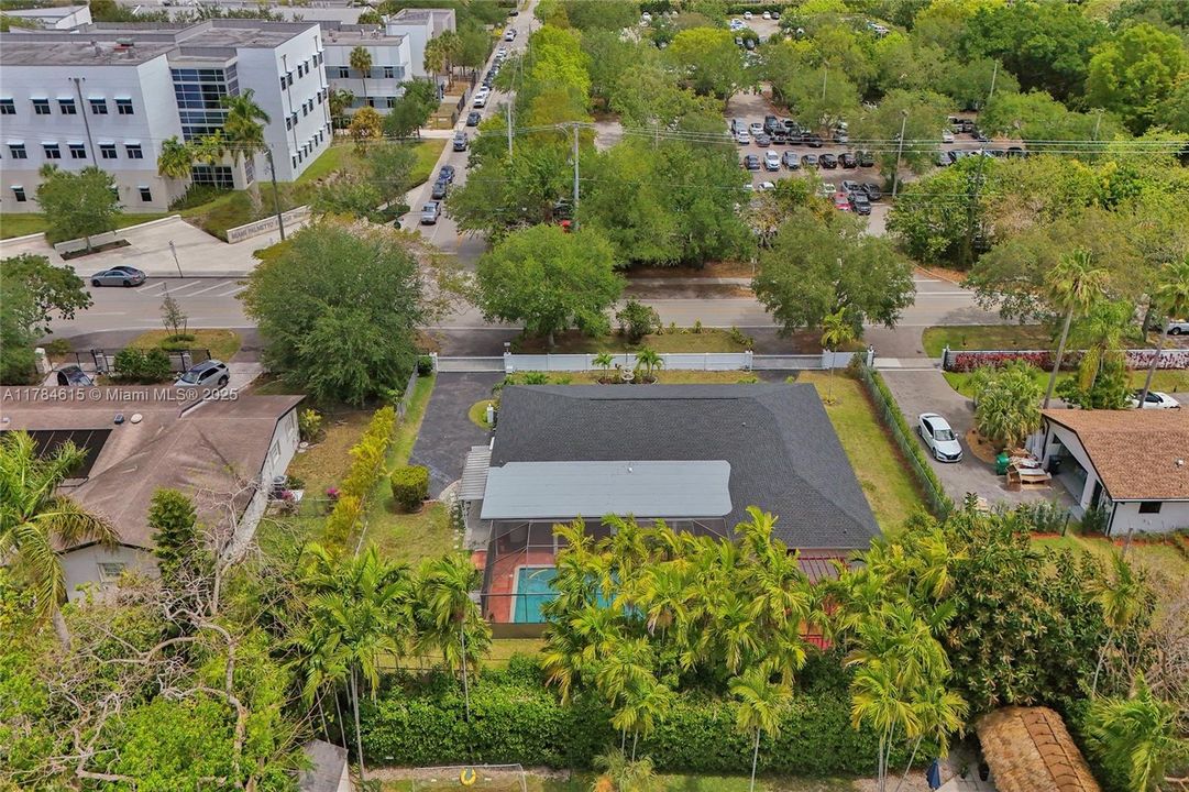 待售: $1,499,999 (4 贝兹, 2 浴室, 2421 平方英尺)