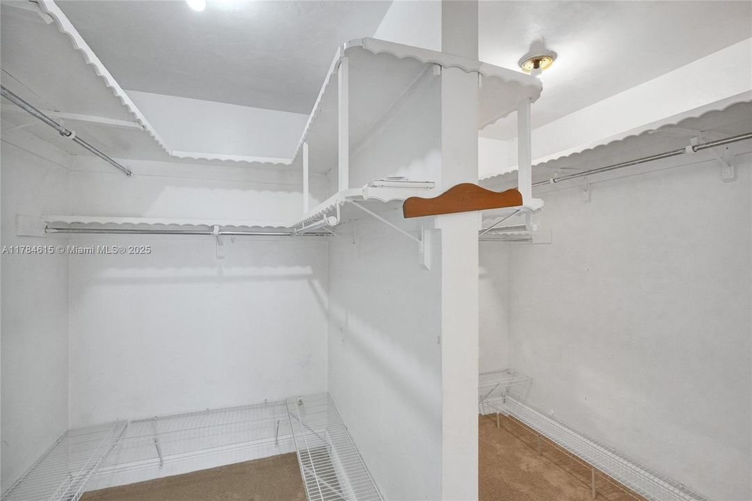 待售: $1,499,999 (4 贝兹, 2 浴室, 2421 平方英尺)