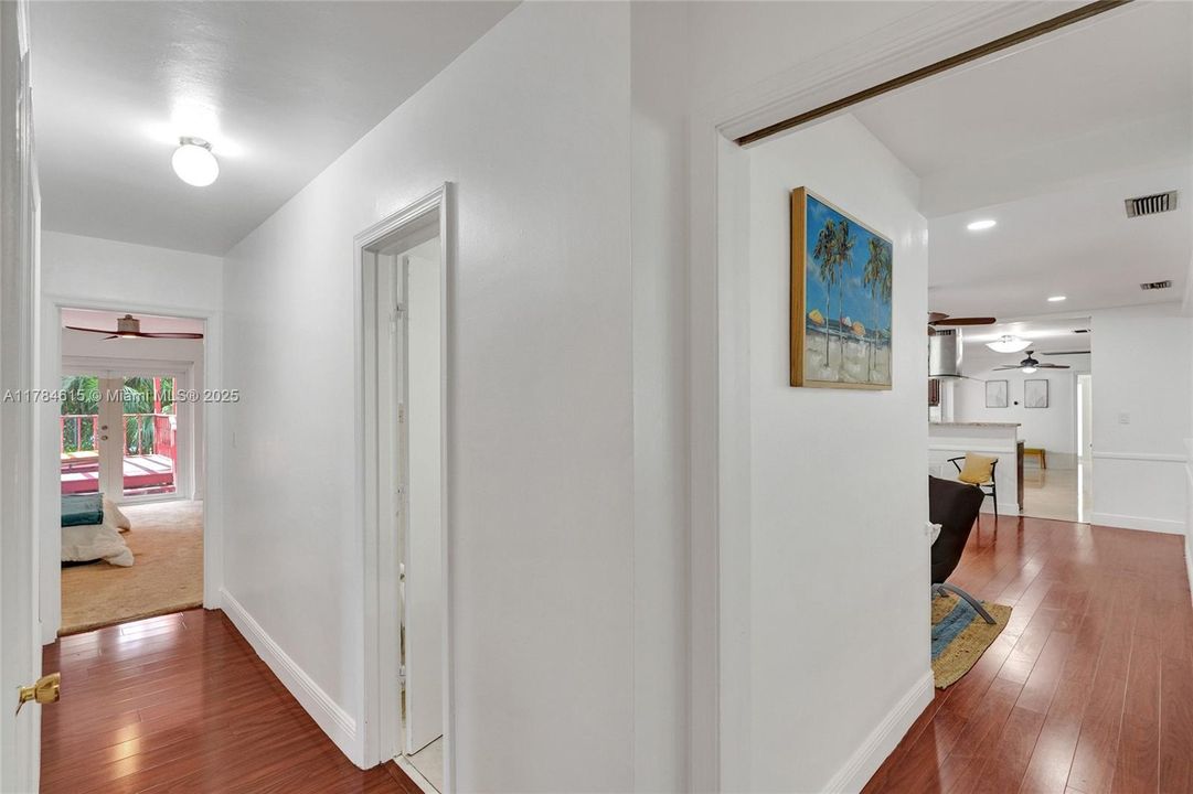 待售: $1,499,999 (4 贝兹, 2 浴室, 2421 平方英尺)