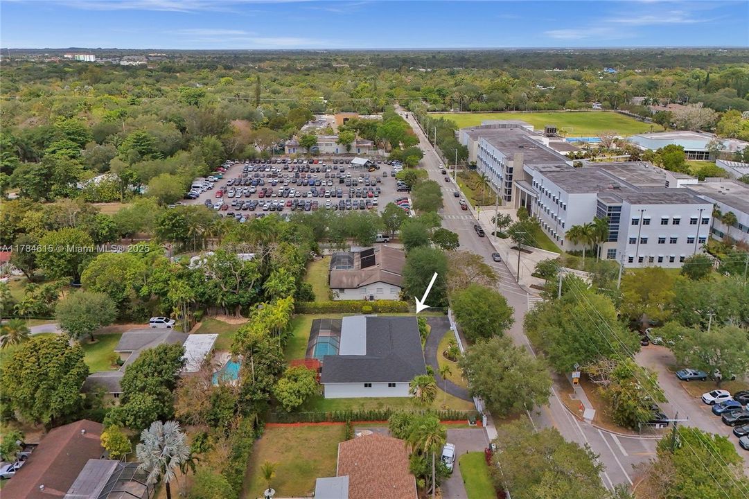 待售: $1,499,999 (4 贝兹, 2 浴室, 2421 平方英尺)