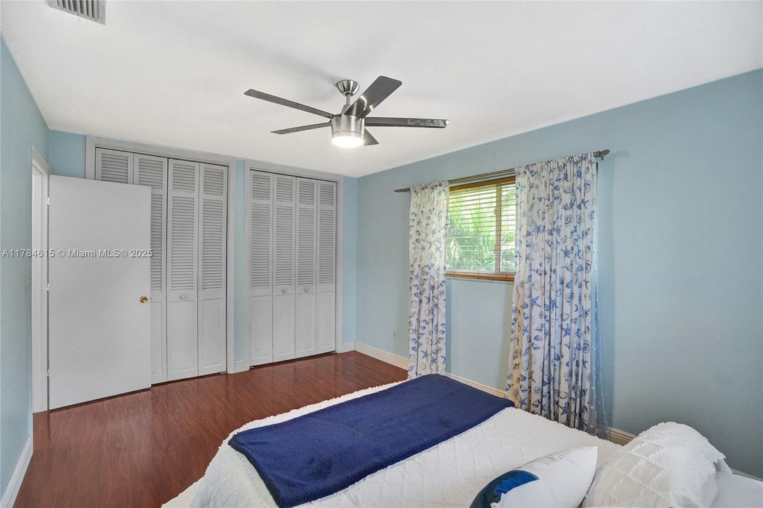 待售: $1,499,999 (4 贝兹, 2 浴室, 2421 平方英尺)