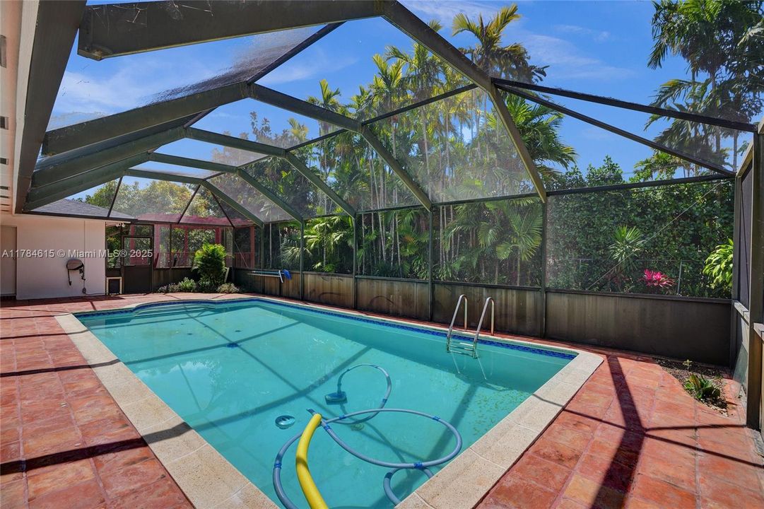 待售: $1,499,999 (4 贝兹, 2 浴室, 2421 平方英尺)