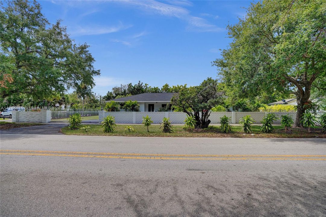 待售: $1,499,999 (4 贝兹, 2 浴室, 2421 平方英尺)