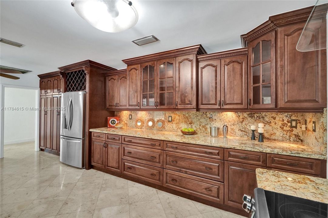 待售: $1,499,999 (4 贝兹, 2 浴室, 2421 平方英尺)