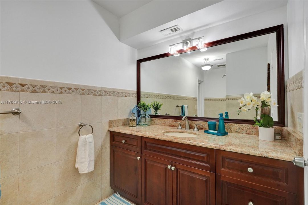 待售: $1,499,999 (4 贝兹, 2 浴室, 2421 平方英尺)