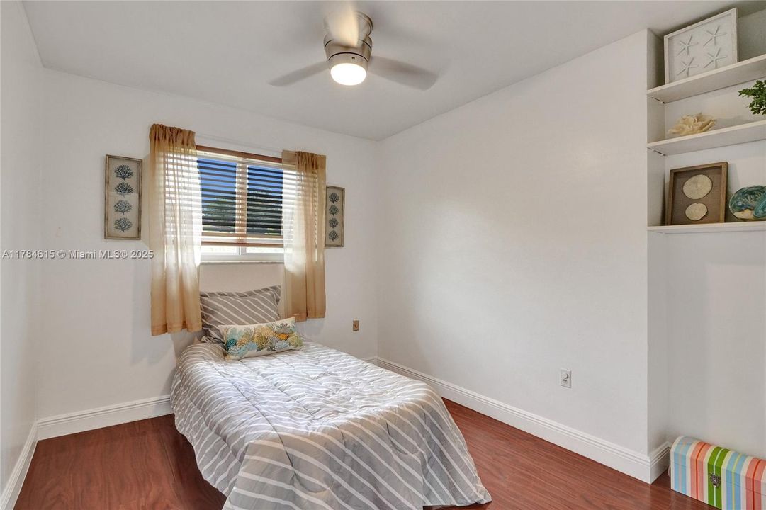 待售: $1,499,999 (4 贝兹, 2 浴室, 2421 平方英尺)