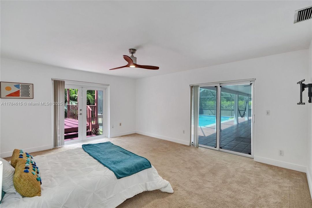 待售: $1,499,999 (4 贝兹, 2 浴室, 2421 平方英尺)