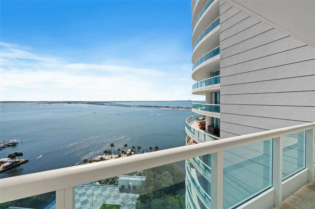 待售: $2,090,000 (2 贝兹, 2 浴室, 2070 平方英尺)