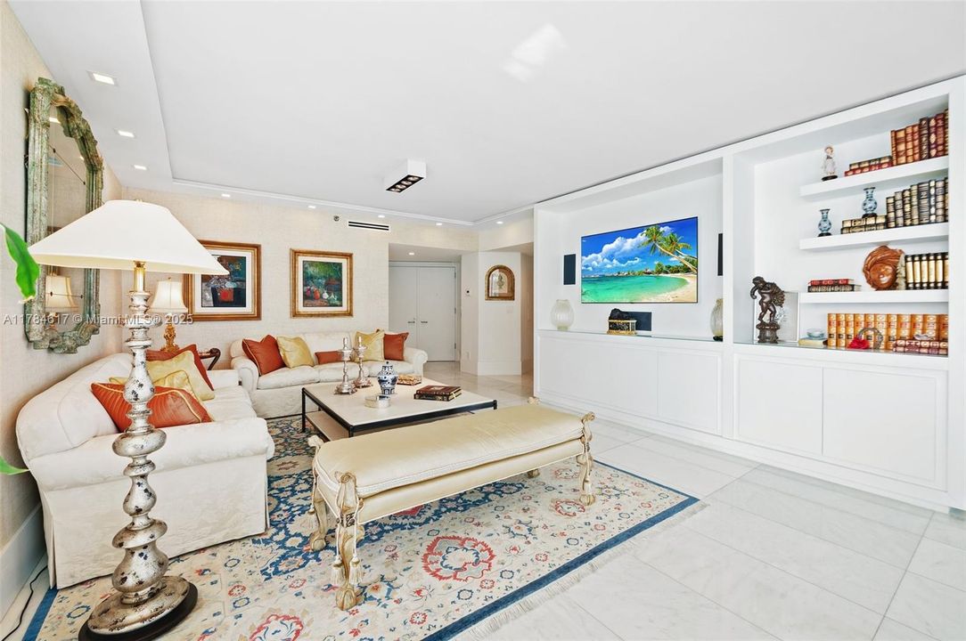 待售: $2,090,000 (2 贝兹, 2 浴室, 2070 平方英尺)