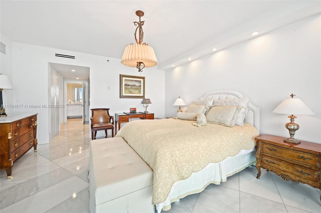 待售: $2,090,000 (2 贝兹, 2 浴室, 2070 平方英尺)