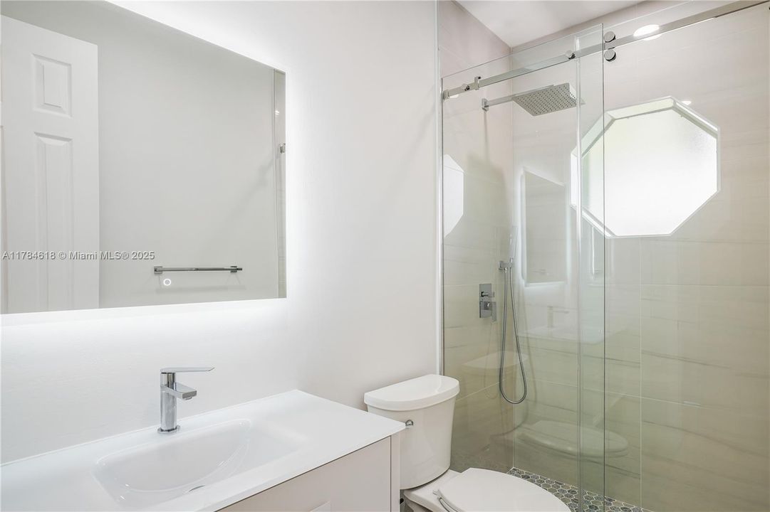 Recently Sold: $1,280,000 (4 beds, 3 baths, 2434 Square Feet)