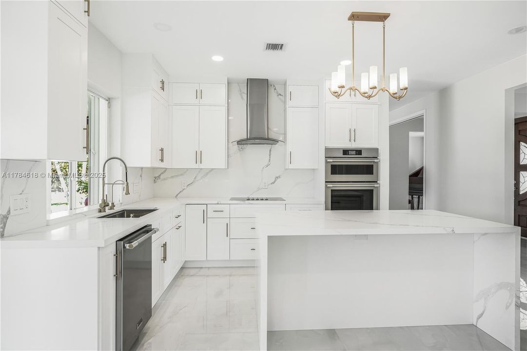 Recently Sold: $1,280,000 (4 beds, 3 baths, 2434 Square Feet)