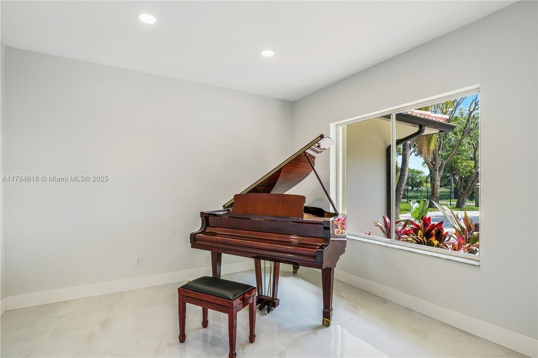 Recently Sold: $1,280,000 (4 beds, 3 baths, 2434 Square Feet)