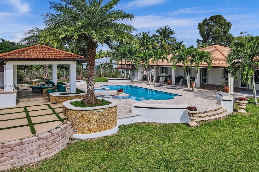 Recently Sold: $1,280,000 (4 beds, 3 baths, 2434 Square Feet)