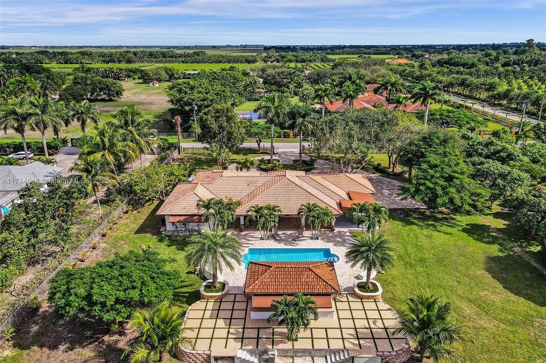 Recently Sold: $1,280,000 (4 beds, 3 baths, 2434 Square Feet)