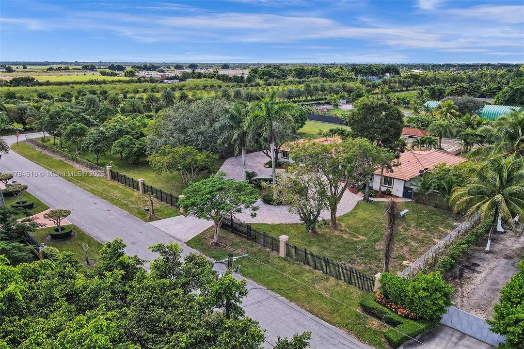 Recently Sold: $1,280,000 (4 beds, 3 baths, 2434 Square Feet)